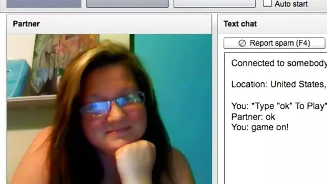 Ibu dan kemudian cerita sex terbaru dan bergambar meniduri dengan orang asing di dekat pacarnya tidur di bioskop.