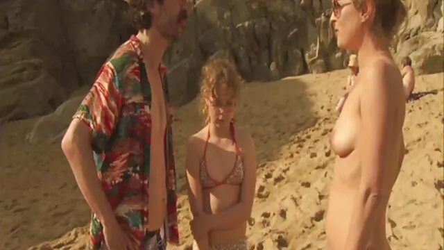 Memakai topeng untuk bercinta di cerita seks nikmat selingkuh shopping mall