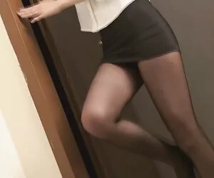 Muda French duo perekrutan cerita seks terlaris Elle jouie!