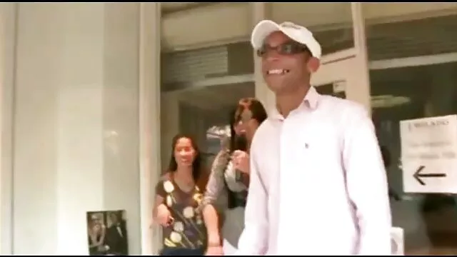 Sedikit kejar-kejaran di cerita sedarah baru kamar mandi lingerie