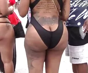 Daging kaca Latin di anjing di cerita sex jilbab terbaru ruang tamu