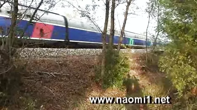 Ibu mengajarkan putrinya dan pacarnya pelajaran seks. kumpulan cerita sex yang hot