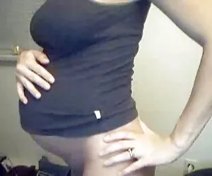 Dia menjilati topi cerita sex dengan tante terbaru kekasihnya dengan ikat pinggang.